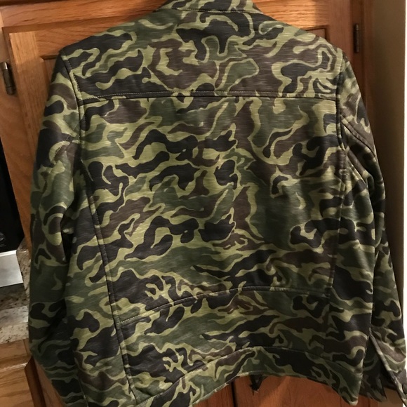 Camaflouge Jacket - Picture 3 of 4